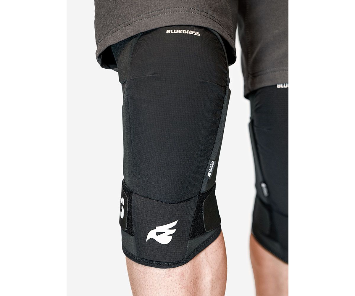 Bluegrass 3Straps Knee is a Level 2 Type B Certified MTB Kneepads for Trail, Enduro, DH and E-MTB featuring SAS-TEC Technology