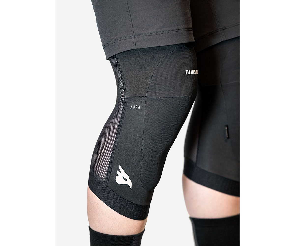 Bluegrass Aura Knee is a Level 2 Type B MTB Kneepads for Trail and E-MTB featuring SAS-TEC Technology